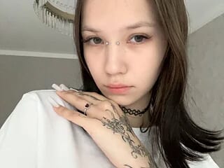 CarolaLuczynski live webcam thumbnail