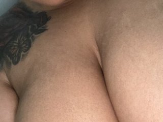 Carribeancreamy live webcam thumbnail