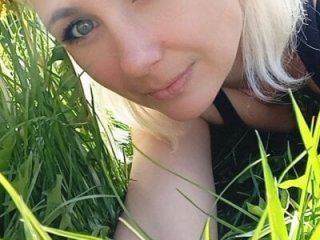 CatGirl-355 live webcam thumbnail