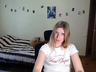 callmesweett live webcam thumbnail