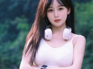 camille-w live webcam thumbnail