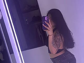 canelareina live webcam thumbnail