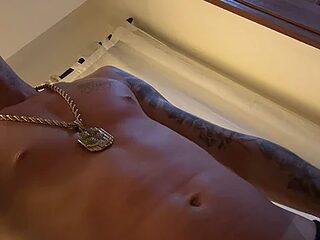 cariocavini7 live webcam thumbnail