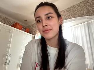carmenyates live webcam thumbnail