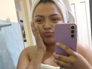 caro_lil live webcam thumbnail