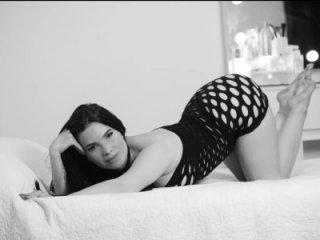 carol_latina13 live webcam thumbnail