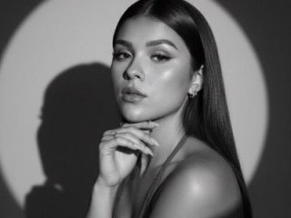 carolriveraa_ live webcam thumbnail