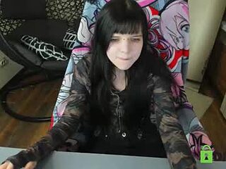 cassie11037 live webcam thumbnail