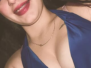 cazzandra_hot live webcam thumbnail