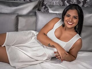 Cece-Drake live webcam thumbnail