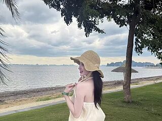 Cecilia001 live webcam thumbnail