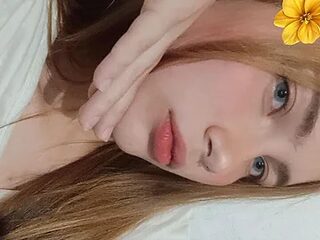 Celeste__London live webcam thumbnail