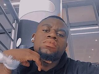 celazimnike062127 live webcam thumbnail