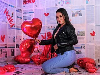 celeste_lewiss live webcam thumbnail