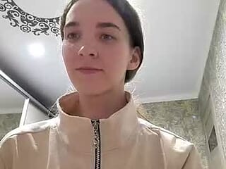celindastoia live webcam thumbnail