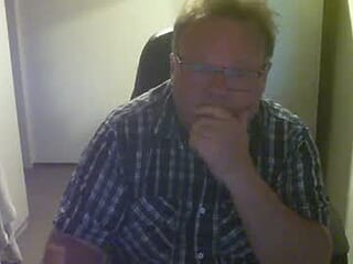 cesar76935 live webcam thumbnail