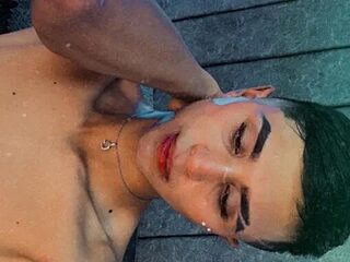 Charlot_bloom live webcam thumbnail