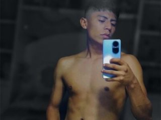 Charlyflaco2331 live webcam thumbnail