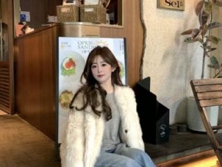 Cherry-666 live webcam thumbnail