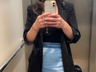 ChloeSins_ live webcam thumbnail