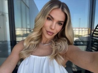 ChloeVelvetx live webcam thumbnail