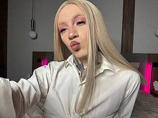 Chloecherry live webcam thumbnail