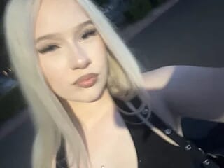 Chloeluvvv live webcam thumbnail