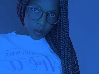 ChocoSlenderXXX live webcam thumbnail