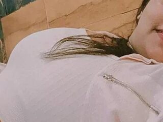 Choco_QueenX live webcam thumbnail