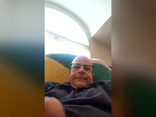 charlie42573693 live webcam thumbnail