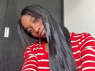 charlothadams1 live webcam thumbnail