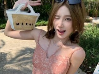 charlotte520 live webcam thumbnail