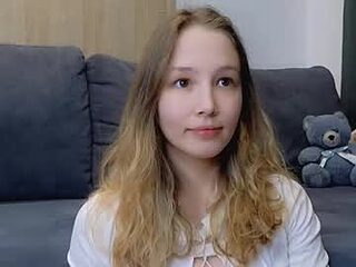 charming_evaa live webcam thumbnail