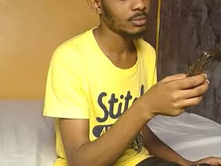 charmleo live webcam thumbnail