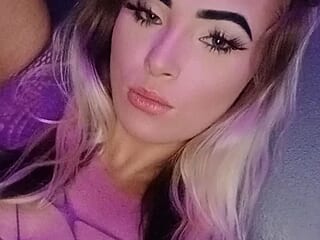 cherrybabyxxxx live webcam thumbnail