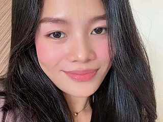 chinny1112 live webcam thumbnail