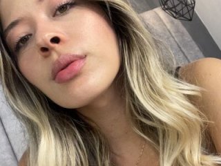 chloe_d live webcam thumbnail