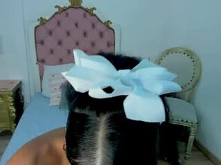 chloe_miller7 live webcam thumbnail