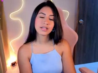chloebum_ live webcam thumbnail