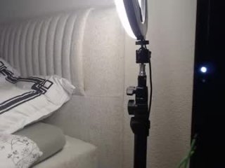 chloecumzz live webcam thumbnail