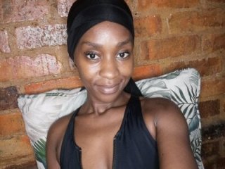chocolatehotwife live webcam thumbnail