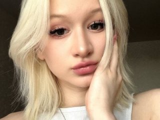 ClaudieMonz live webcam thumbnail