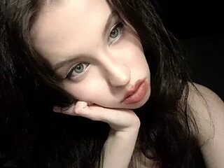 CleotildePiel live webcam thumbnail