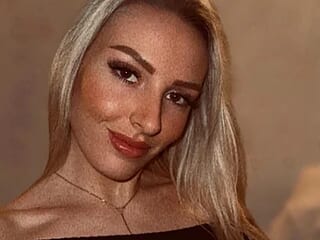 clara2307 live webcam thumbnail