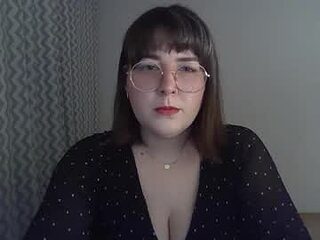 claralovely live webcam thumbnail