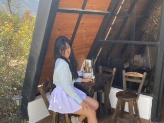 cloe_small live webcam thumbnail