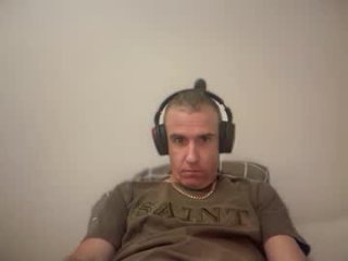 cloudzandcouples live webcam thumbnail