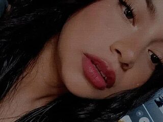 CocoaGigiMuse live webcam thumbnail