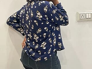 College_girle live webcam thumbnail