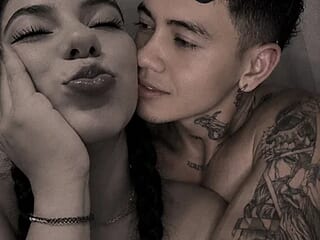 ColombianSexyCouple_ live webcam thumbnail